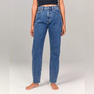 NWT✨Abercrombie - Pleated 80s Mom Jeans - Medium/Dark wash